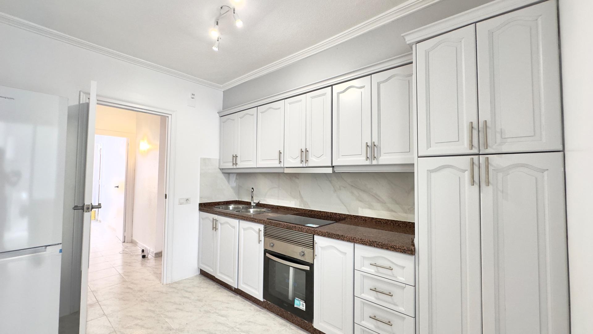 For sale - 3 Bedroom 1 Bathroom Apartment in Torrevieja - Estacion De Autobuses  - Alicante