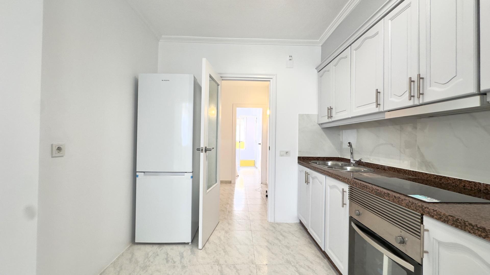 For sale - 3 Bedroom 1 Bathroom Apartment in Torrevieja - Estacion De Autobuses  - Alicante