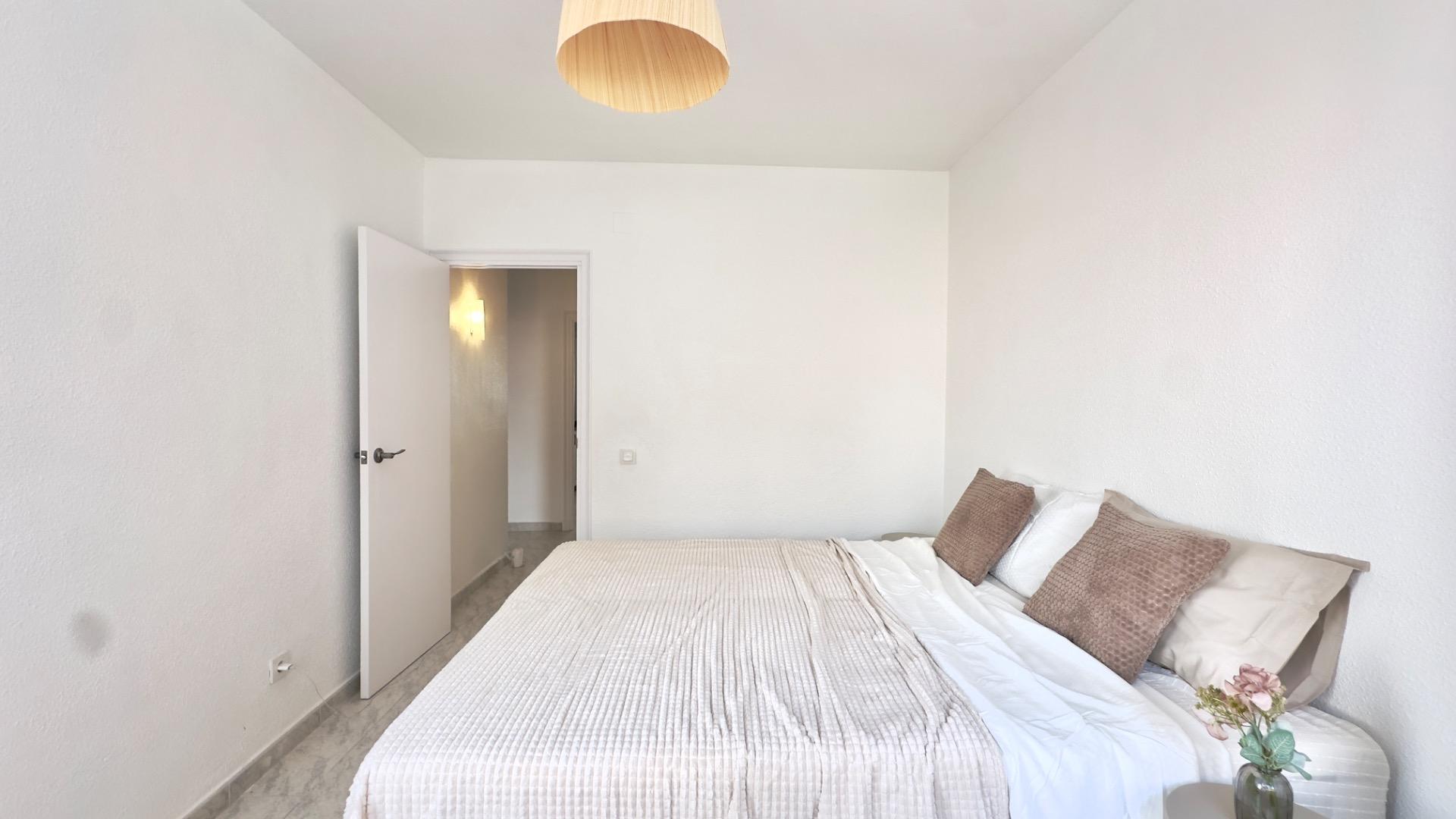 For sale - 3 Bedroom 1 Bathroom Apartment in Torrevieja - Estacion De Autobuses  - Alicante