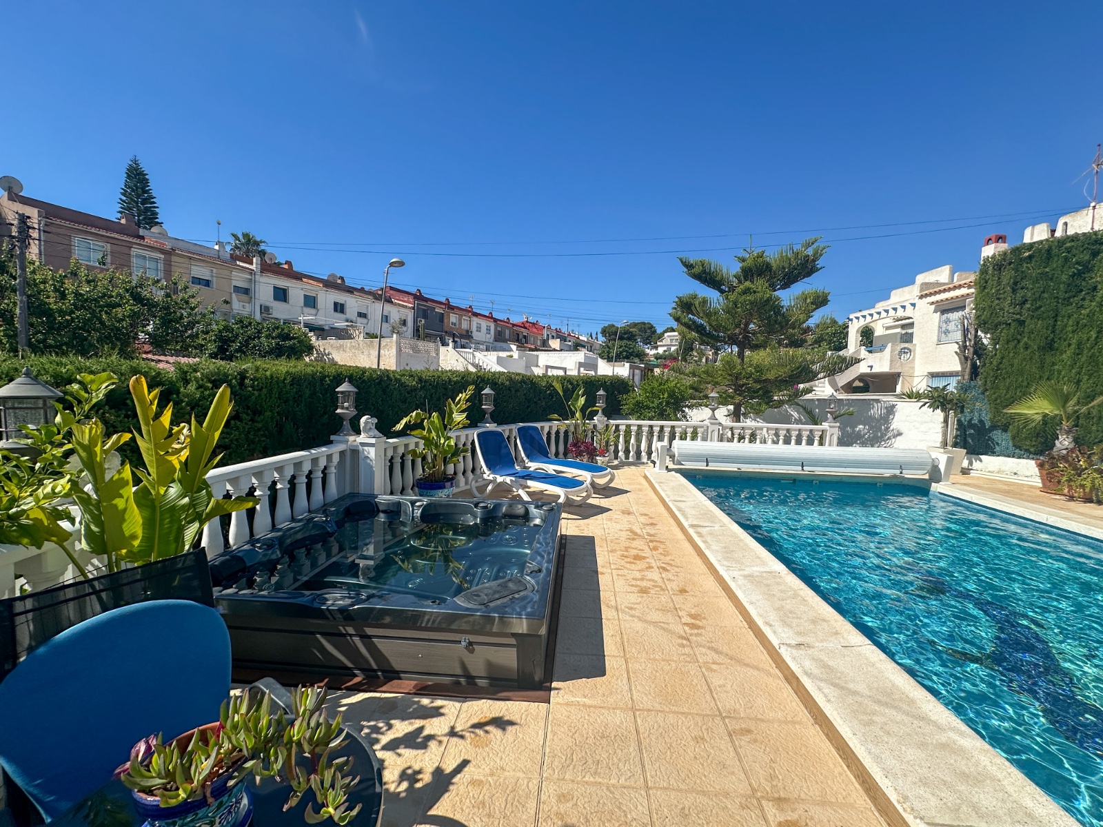 For sale - 2 Bedroom 2 Bathroom Town House in Torrevieja - Costa Blanca  - Alicante