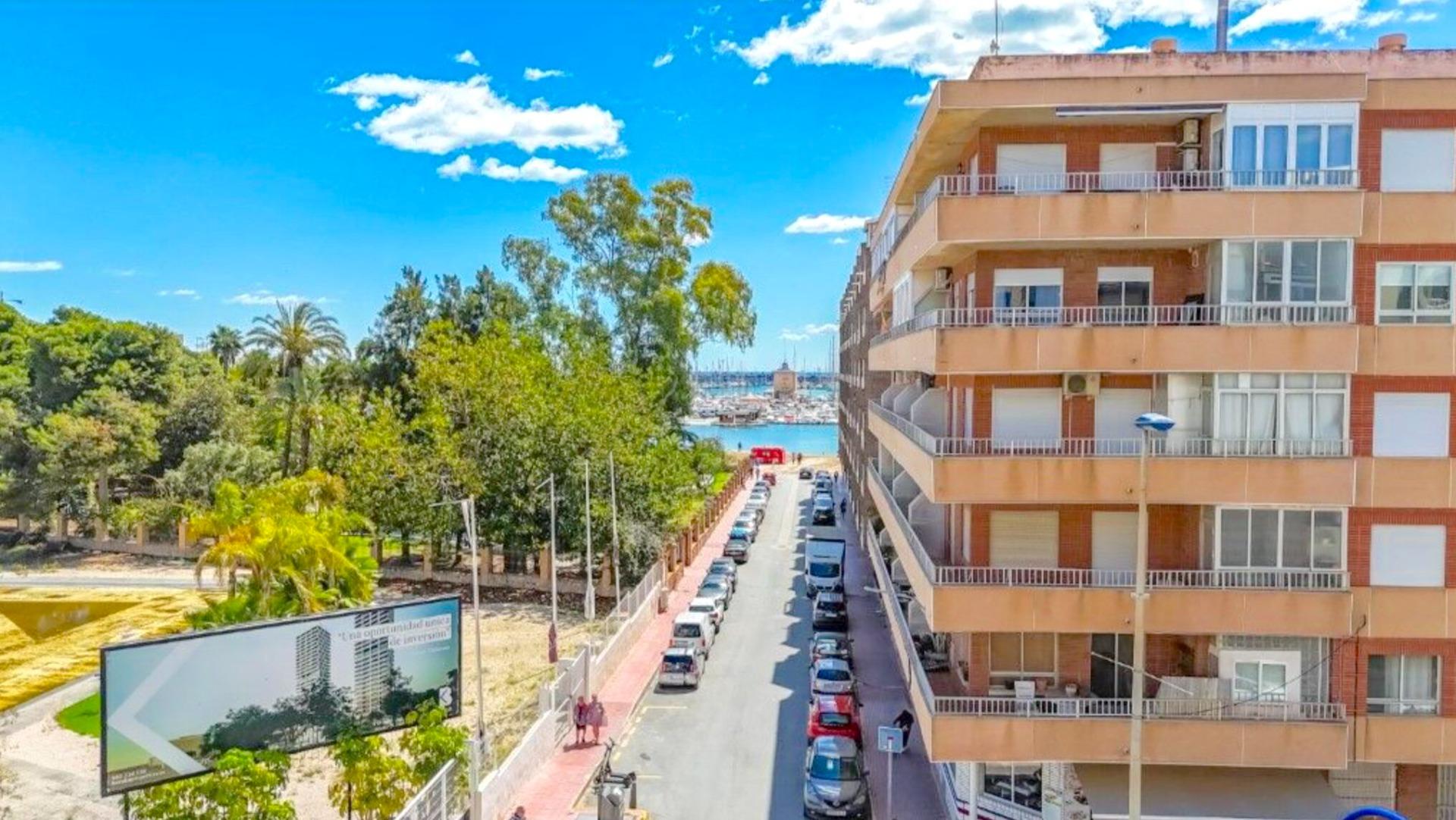 For sale - 2 Bedroom 2 Bathroom Apartment in Torrevieja - El Acequión - Los Náufragos  - Alicante