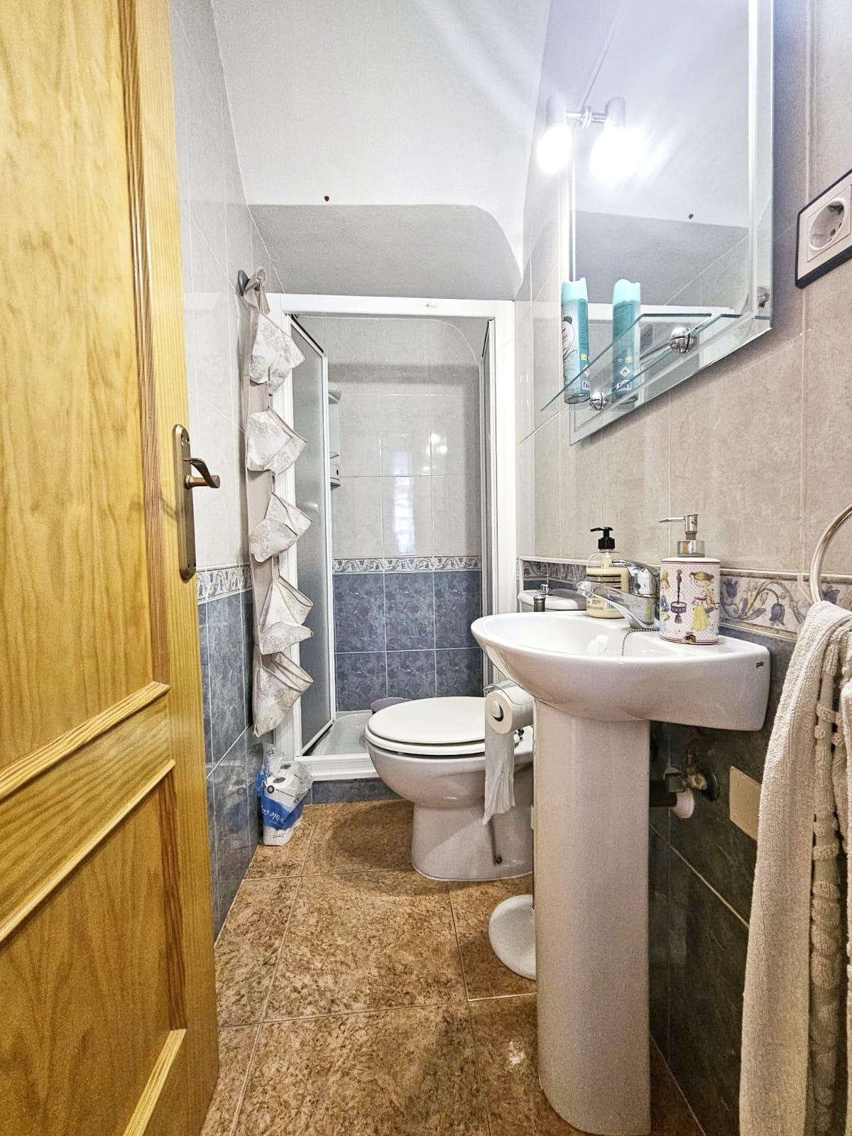 For sale - 6 Bedroom 2 Bathroom Town House in Orihuela Costa - Los Almendros-la Florida  - Alicante