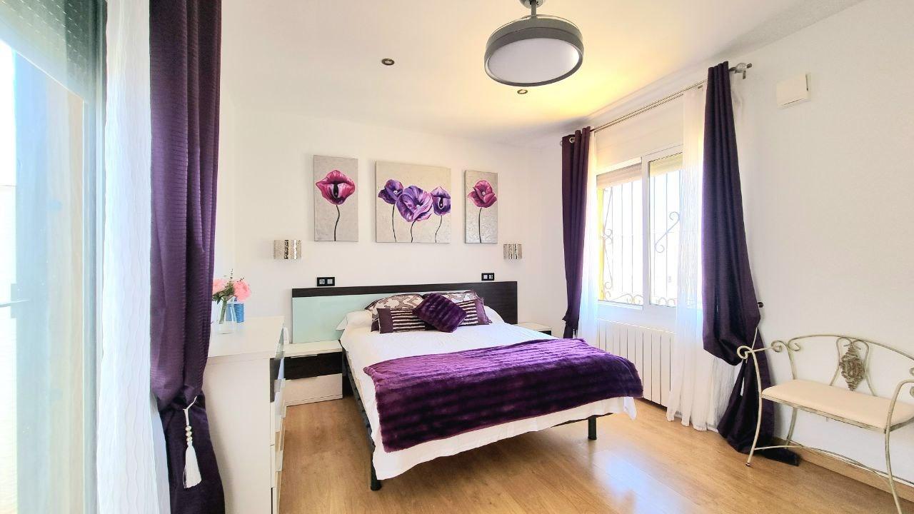 For sale - 6 Bedroom 2 Bathroom Town House in Orihuela Costa - Los Almendros-la Florida  - Alicante