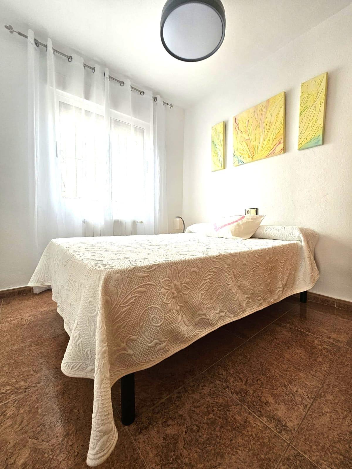 For sale - 6 Bedroom 2 Bathroom Town House in Orihuela Costa - Los Almendros-la Florida  - Alicante