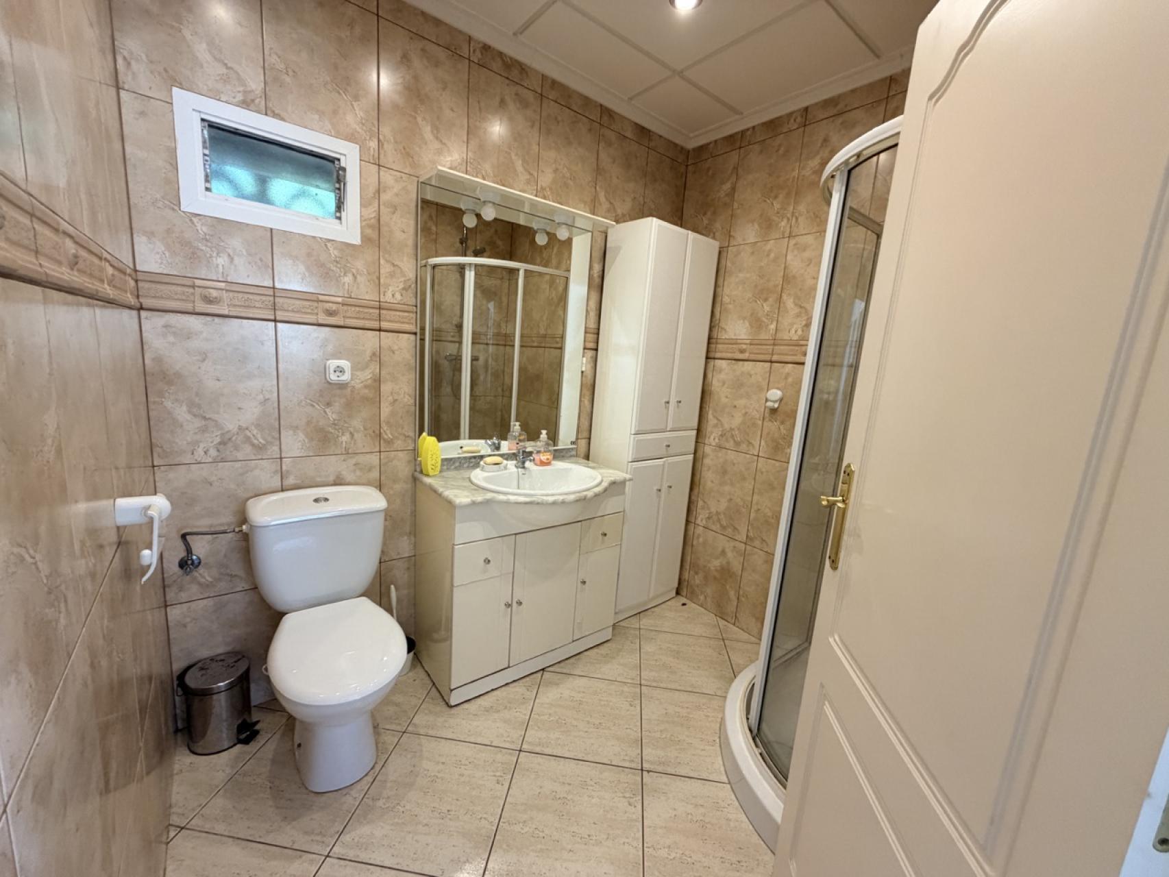 For sale - 5 Bedroom 3 Bathroom Villa in Torrevieja - Costa Blanca  - Alicante