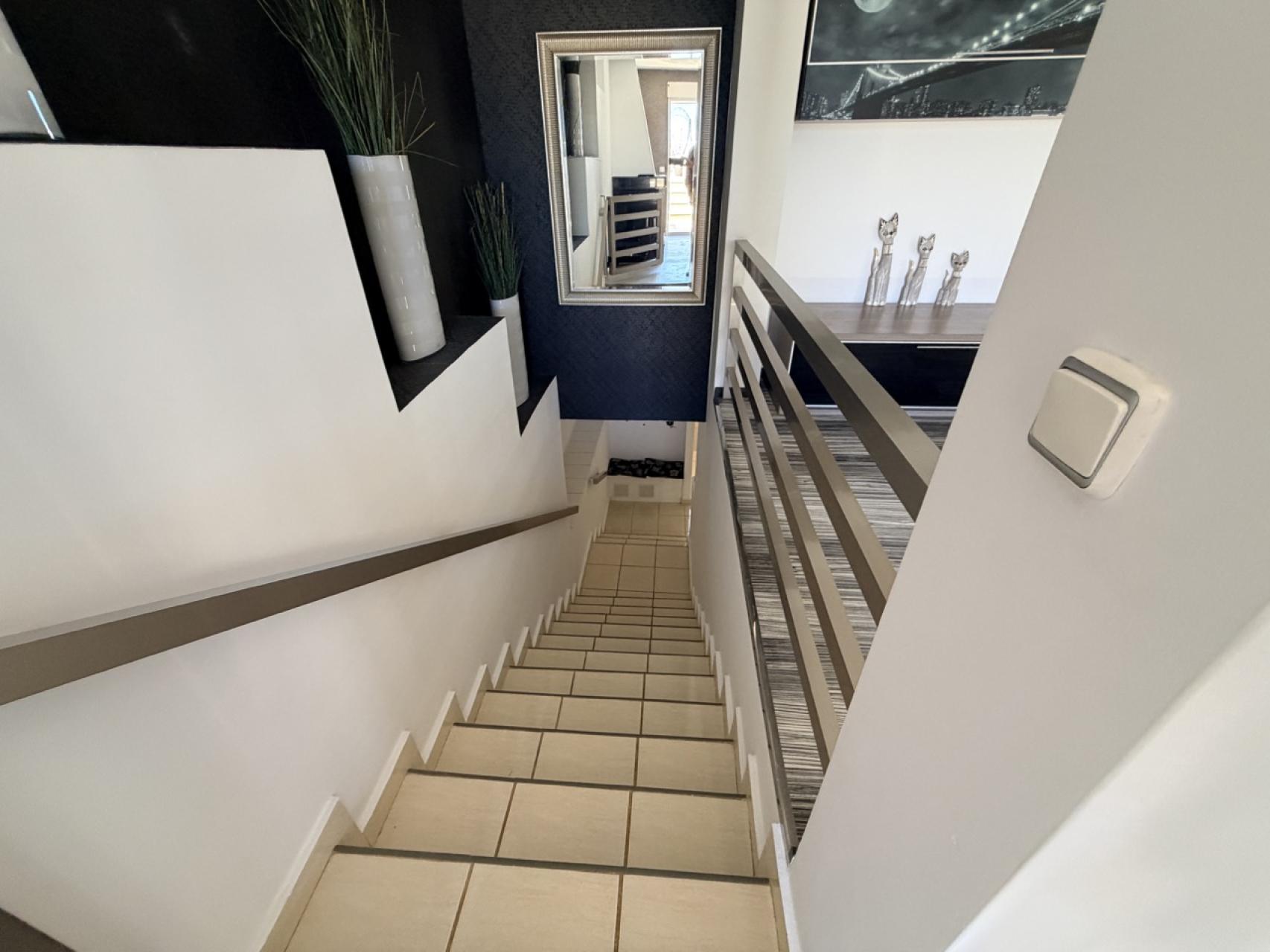 For sale - 5 Bedroom 3 Bathroom Villa in Torrevieja - Costa Blanca  - Alicante