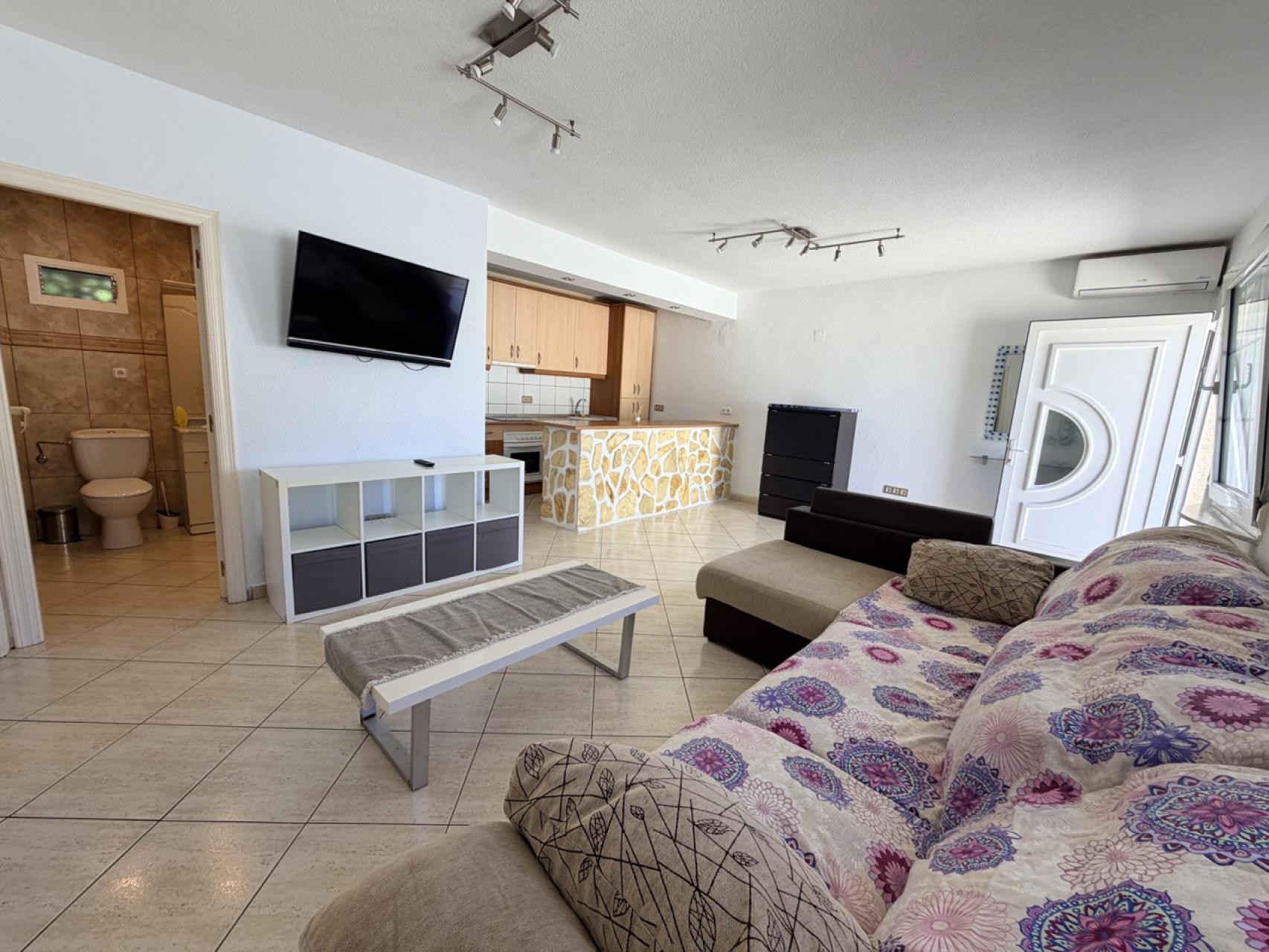 For sale - 5 Bedroom 3 Bathroom Villa in Torrevieja - Costa Blanca  - Alicante