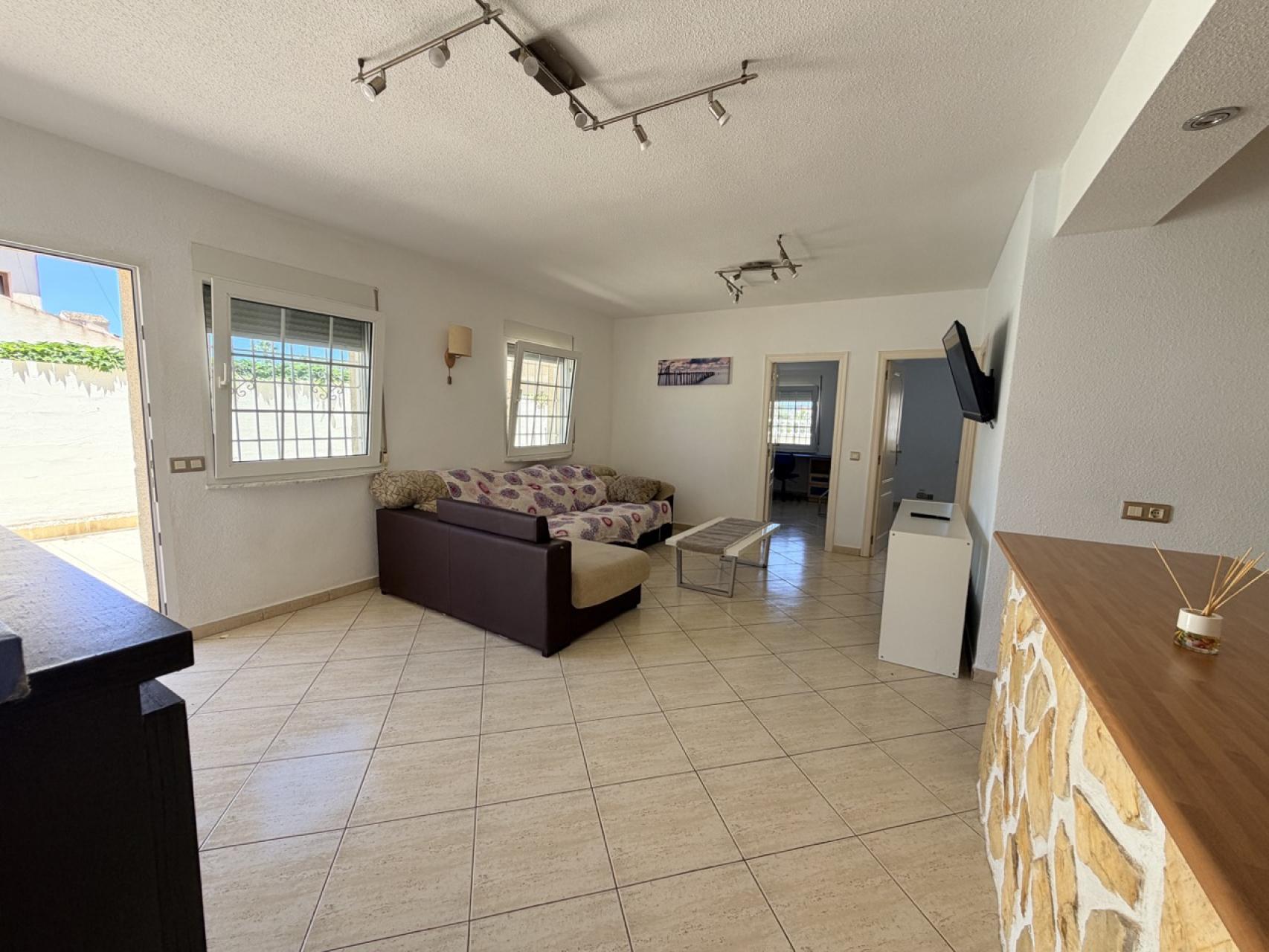 For sale - 5 Bedroom 3 Bathroom Villa in Torrevieja - Costa Blanca  - Alicante