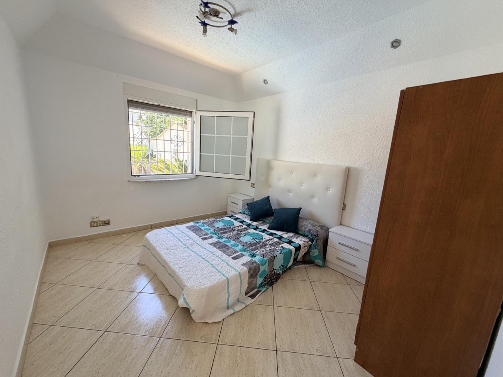 For sale - 5 Bedroom 3 Bathroom Villa in Torrevieja - Costa Blanca  - Alicante