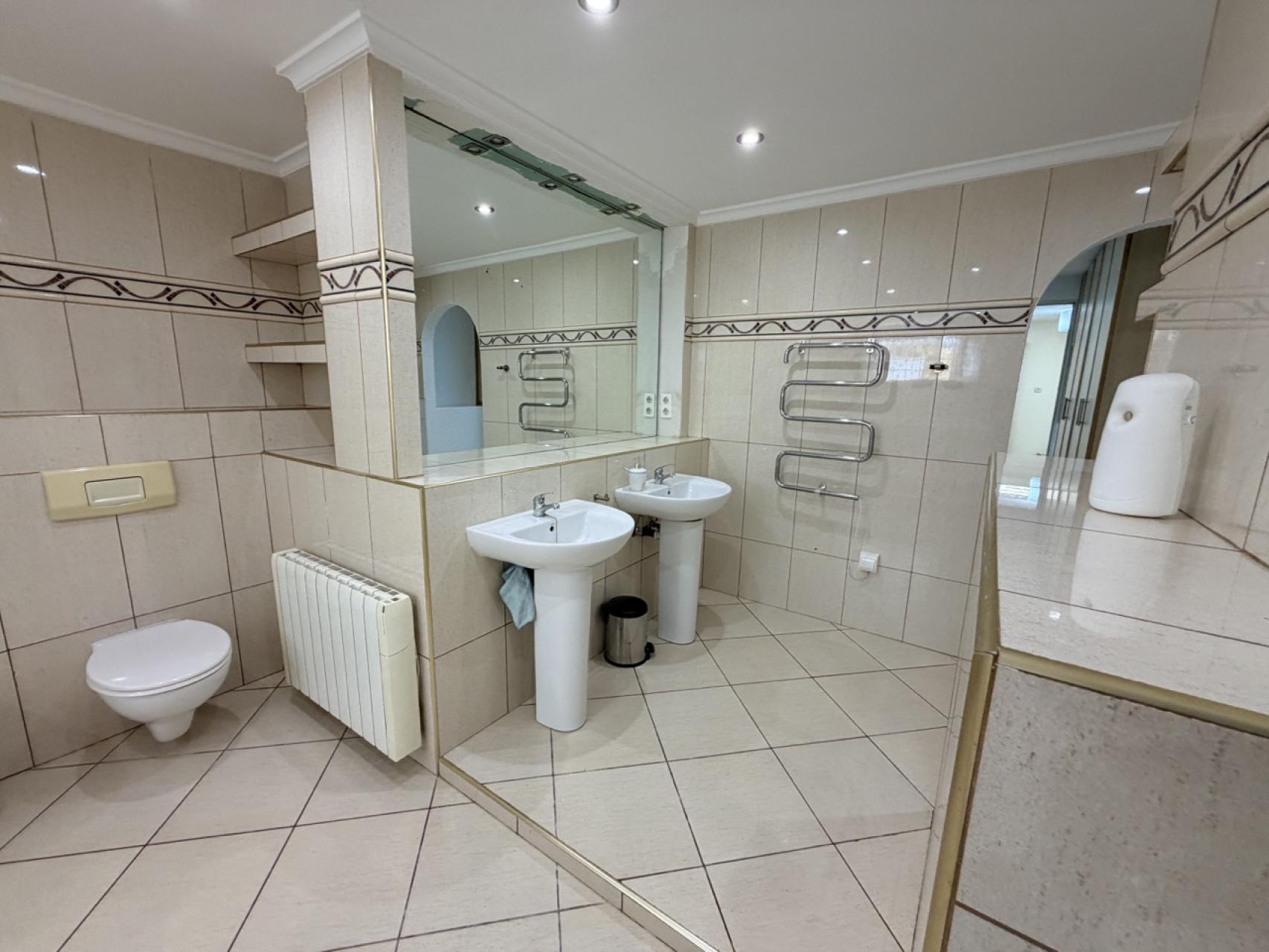 For sale - 5 Bedroom 3 Bathroom Villa in Torrevieja - Costa Blanca  - Alicante