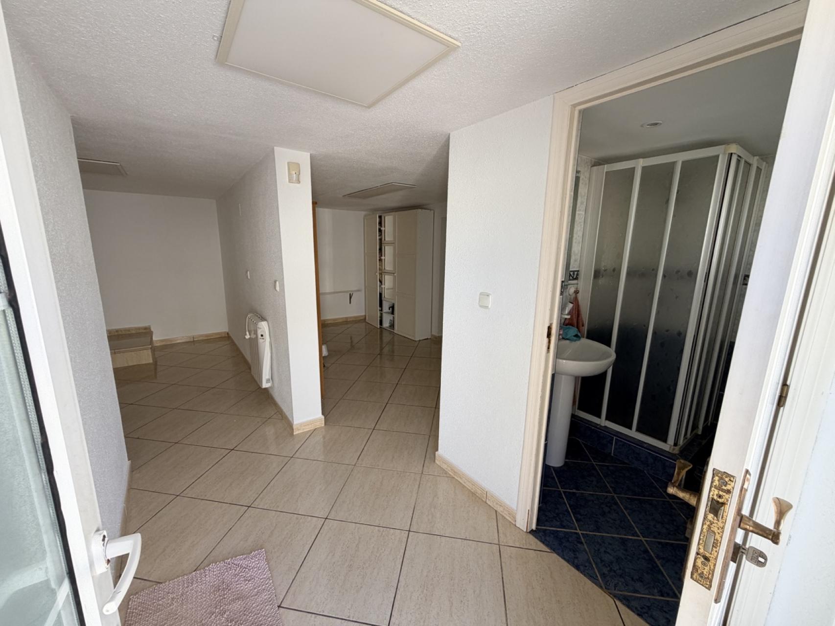 For sale - 5 Bedroom 3 Bathroom Villa in Torrevieja - Costa Blanca  - Alicante