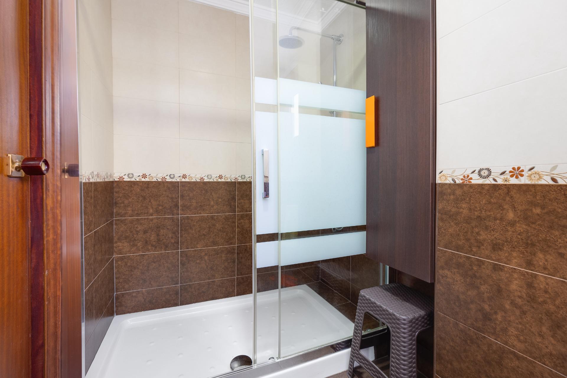 For sale - 3 Bedroom 1 Bathroom Apartment in Torrevieja - Centro  - Alicante