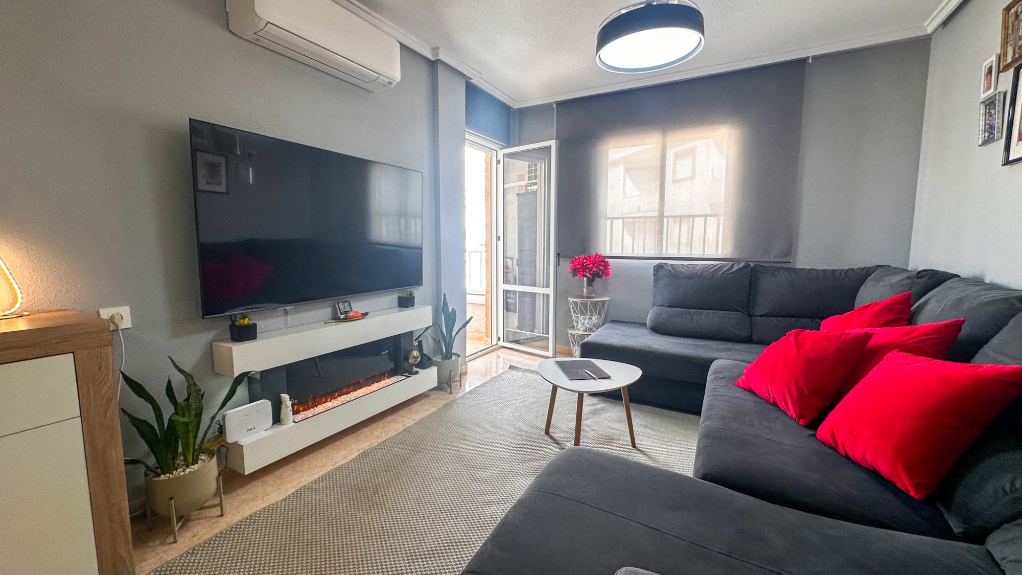 For sale - 3 Bedroom 2 Bathroom Apartment in Torrevieja - Costa Blanca  - Alicante