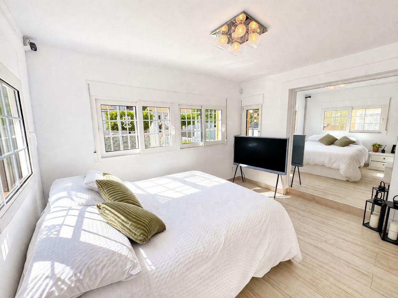 For sale - 3 Bedroom 2 Bathroom Villa in Villamartin - Inland  - Alicante