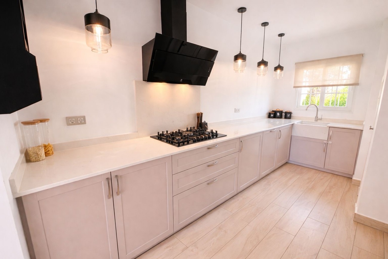 For sale - 3 Bedroom 2 Bathroom Villa in Villamartin - Inland  - Alicante