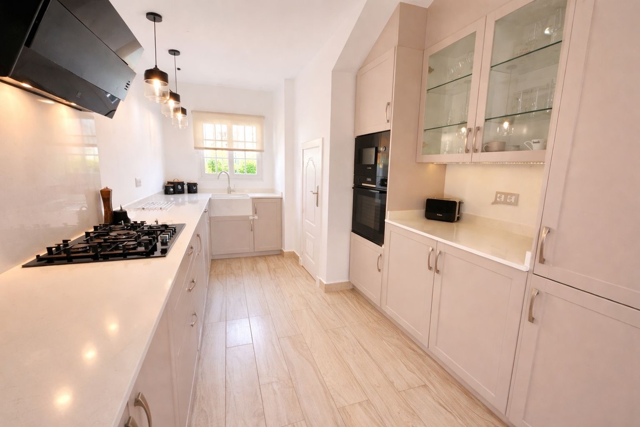 For sale - 3 Bedroom 2 Bathroom Villa in Villamartin - Inland  - Alicante