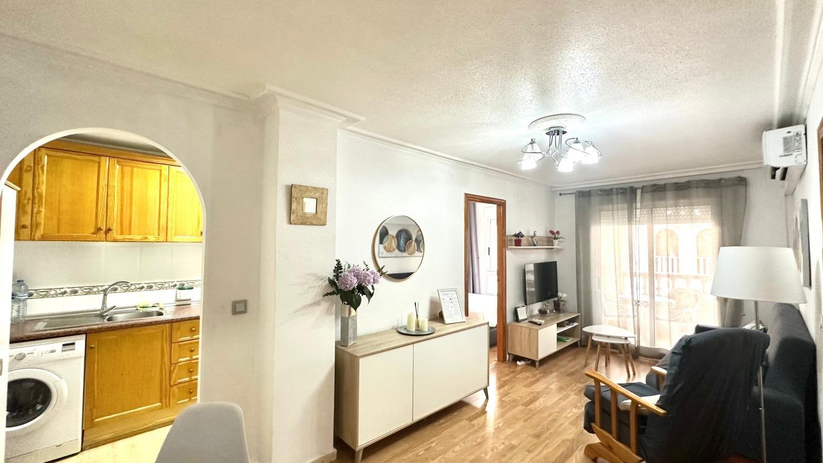 For sale - 2 Bedroom 1 Bathroom Apartment in Torrevieja - Acequion  - Alicante