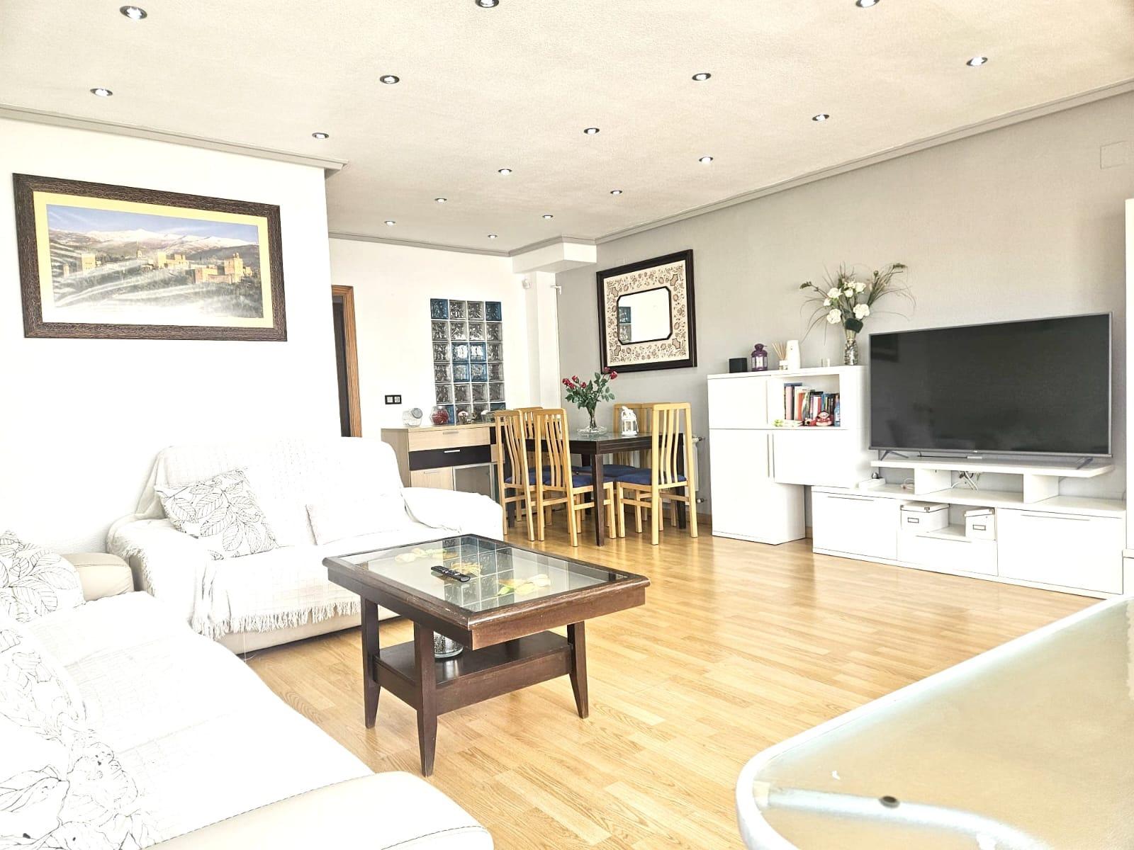 For sale - 6 Bedroom 2 Bathroom Town House in Orihuela Costa - Los Almendros-la Florida  - Alicante