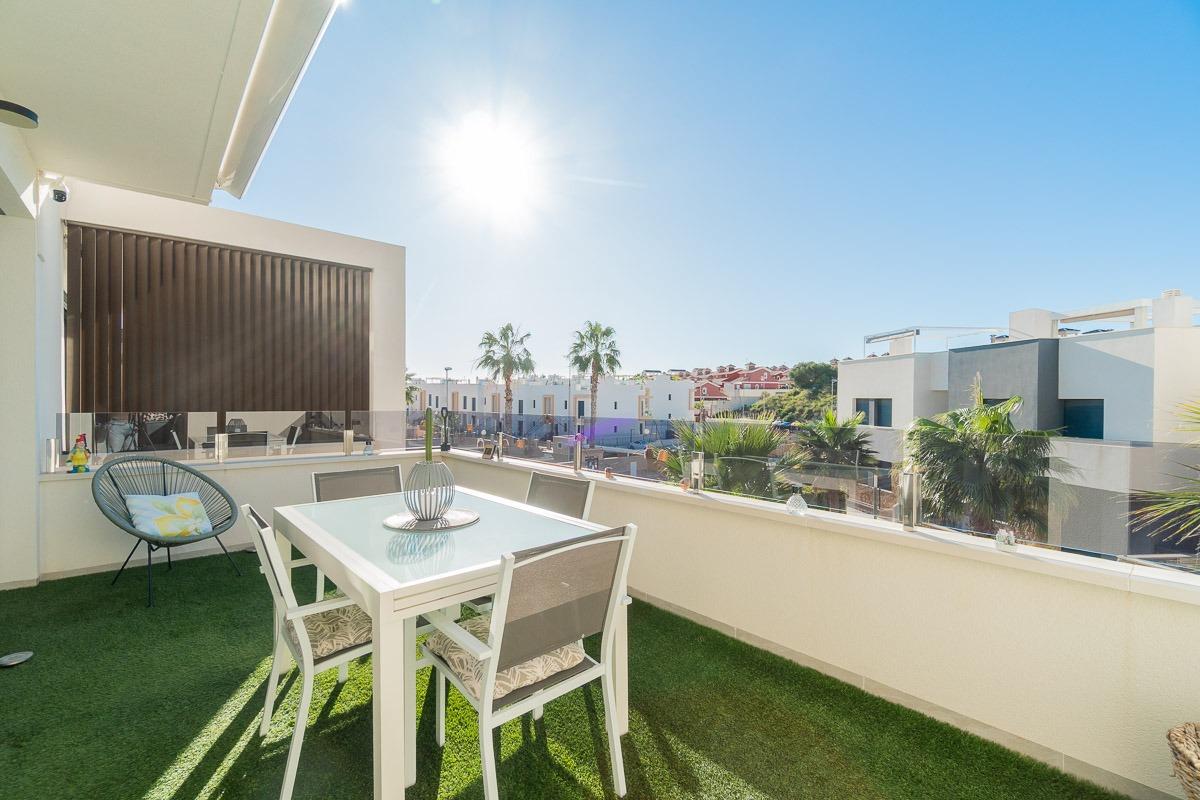 For sale - 2 Bedroom 2 Bathroom Terraced house in Villamartin - Villamartin  - Alicante