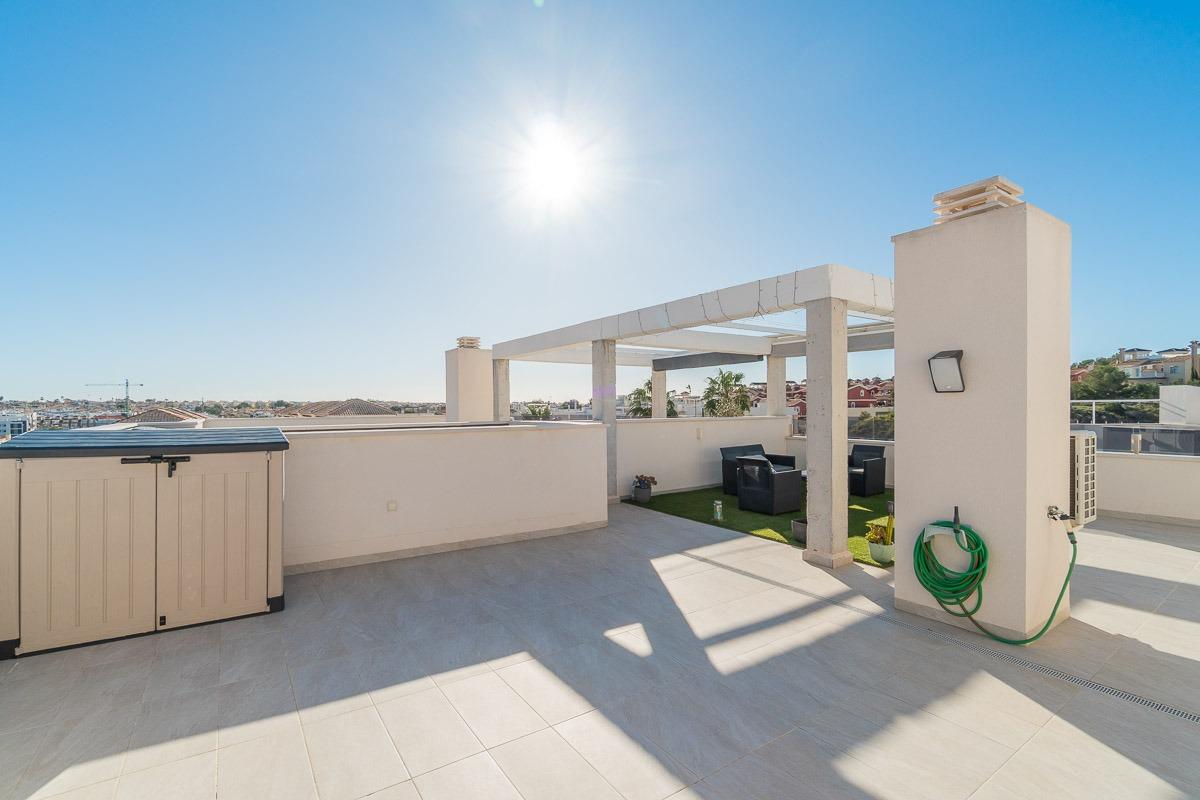 For sale - 2 Bedroom 2 Bathroom Terraced house in Villamartin - Villamartin  - Alicante
