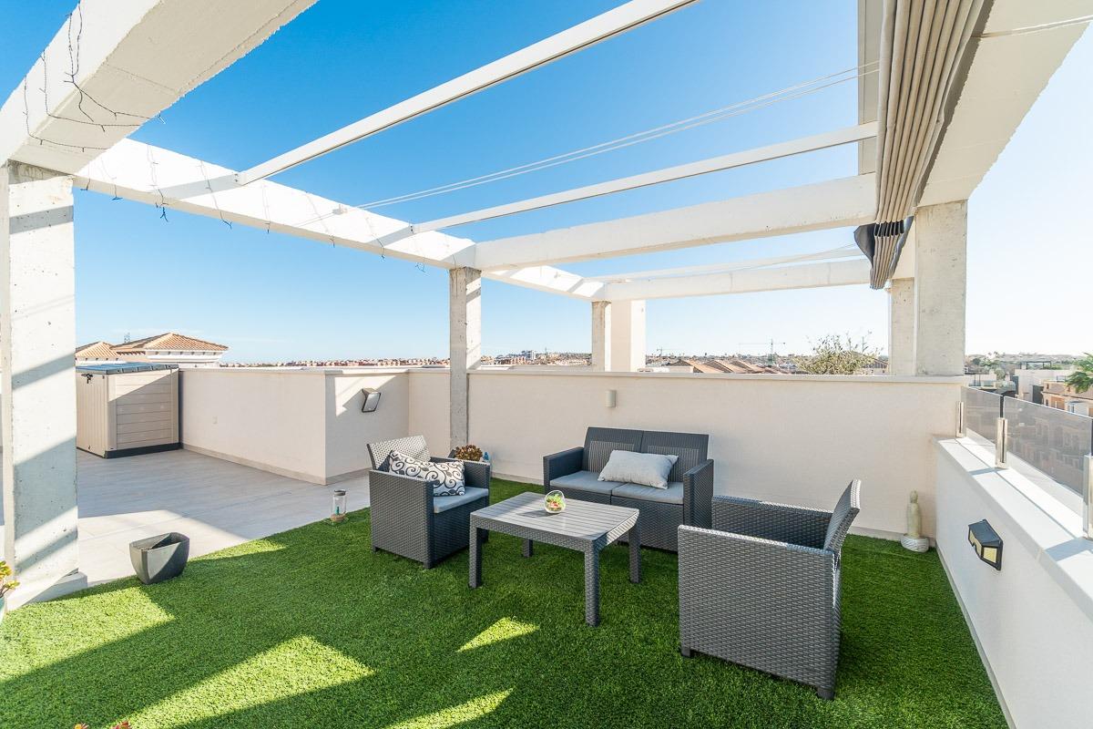 For sale - 2 Bedroom 2 Bathroom Terraced house in Villamartin - Villamartin  - Alicante
