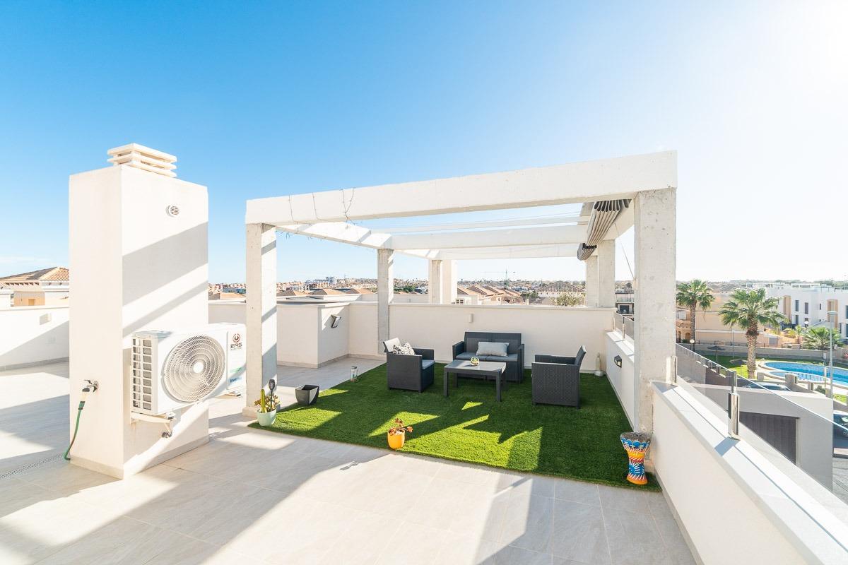 For sale - 2 Bedroom 2 Bathroom Terraced house in Villamartin - Villamartin  - Alicante