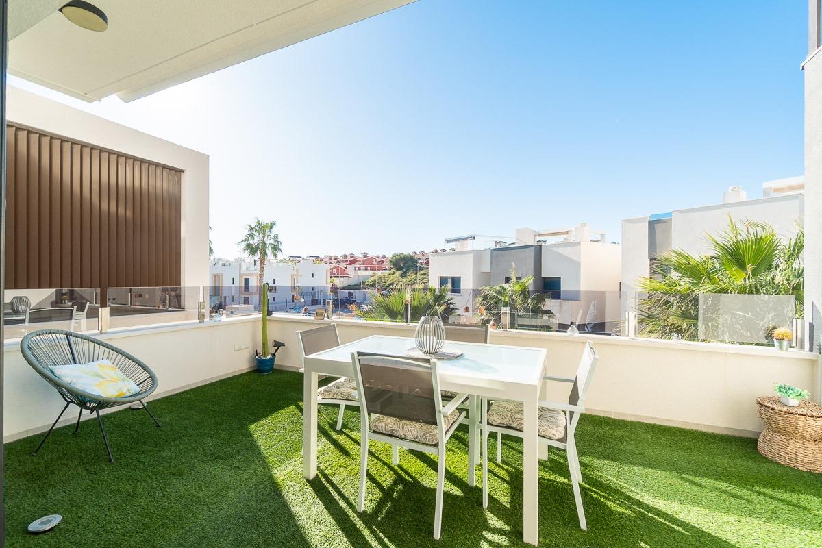 For sale - 2 Bedroom 2 Bathroom Terraced house in Villamartin - Villamartin  - Alicante