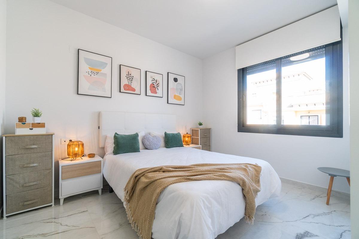 For sale - 2 Bedroom 2 Bathroom Terraced house in Villamartin - Villamartin  - Alicante
