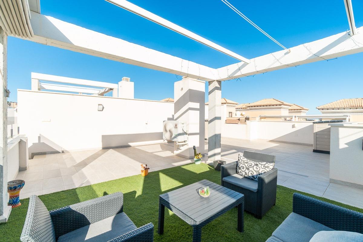 For sale - 2 Bedroom 2 Bathroom Terraced house in Villamartin - Villamartin  - Alicante