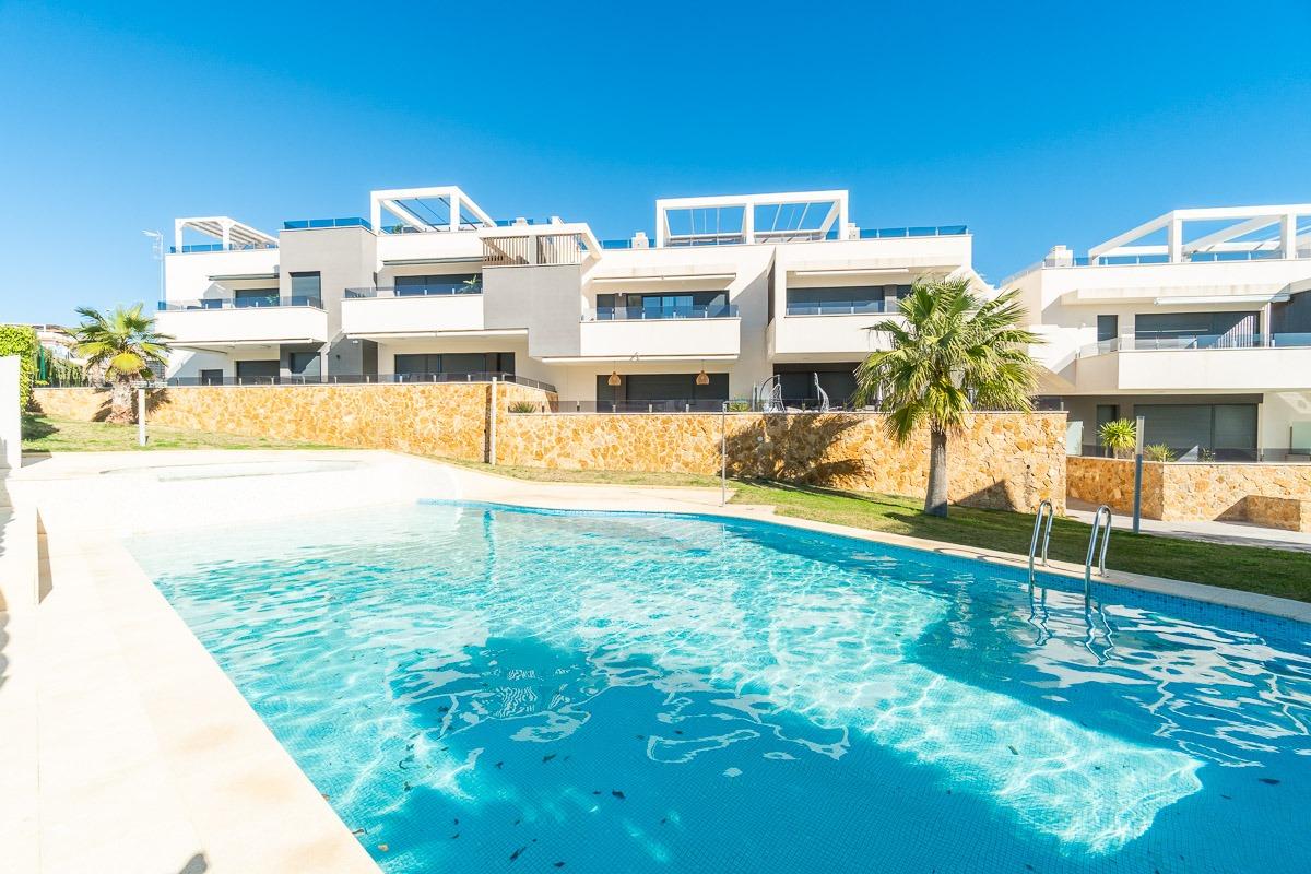 For sale - 2 Bedroom 2 Bathroom Terraced house in Villamartin - Villamartin  - Alicante