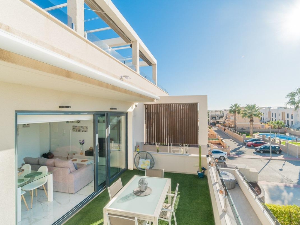 2 Bedroom 2 Bathroom Terraced house in Villamartin