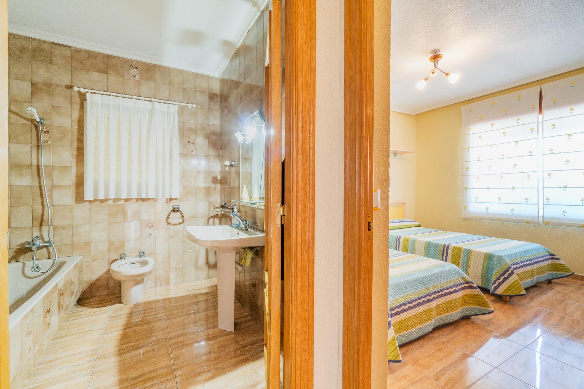 For sale - 3 Bedroom 2 Bathroom house in Torremendo - Torremendo  - Alicante