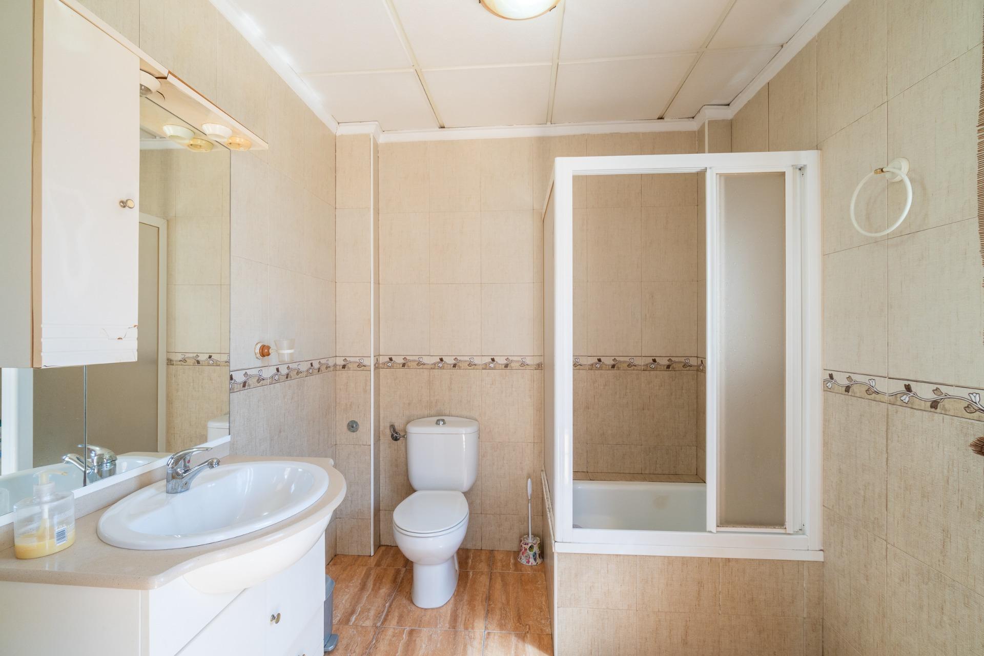 For sale - 3 Bedroom 2 Bathroom house in Torremendo - Torremendo  - Alicante