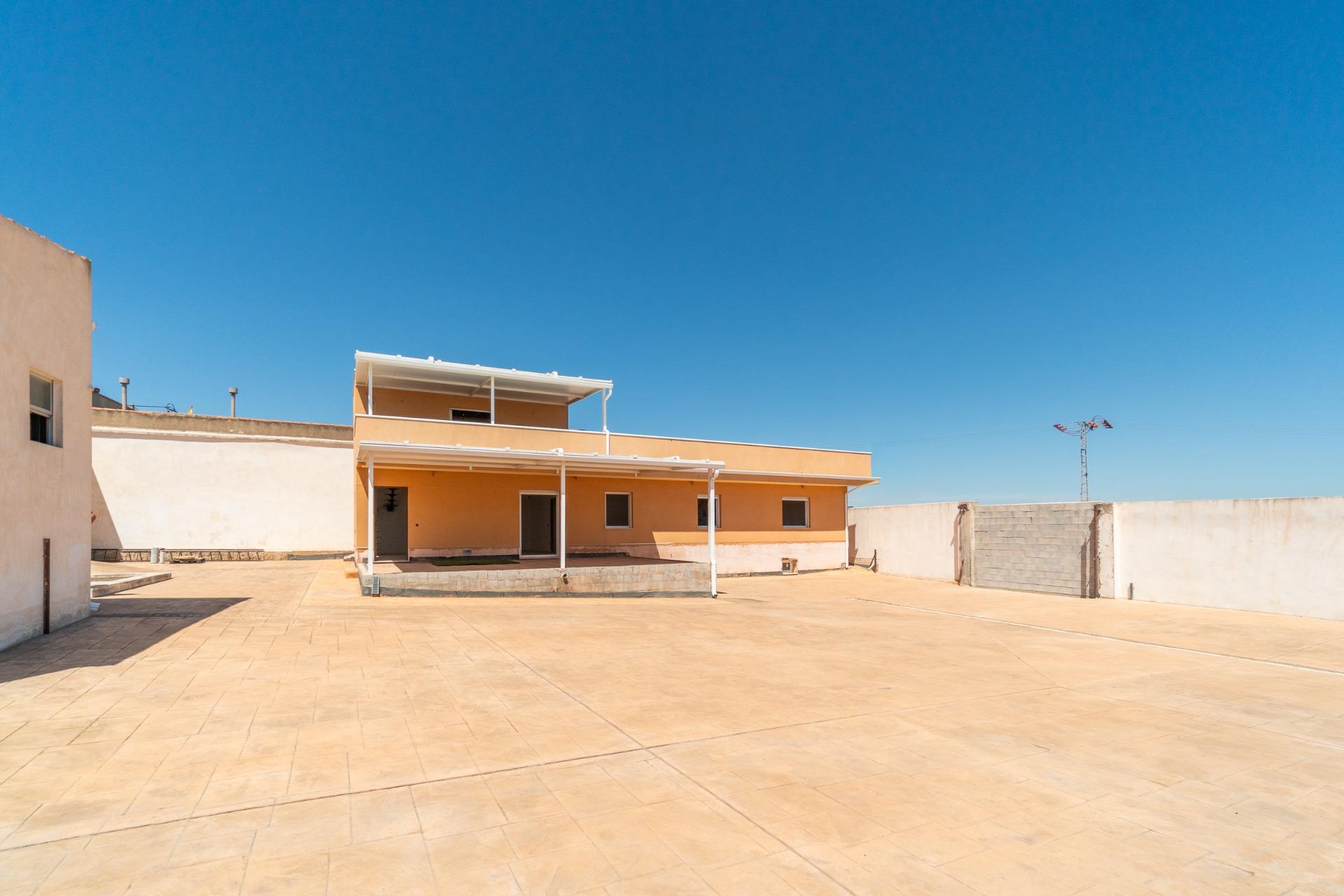 For sale - 3 Bedroom 2 Bathroom house in Torremendo - Torremendo  - Alicante