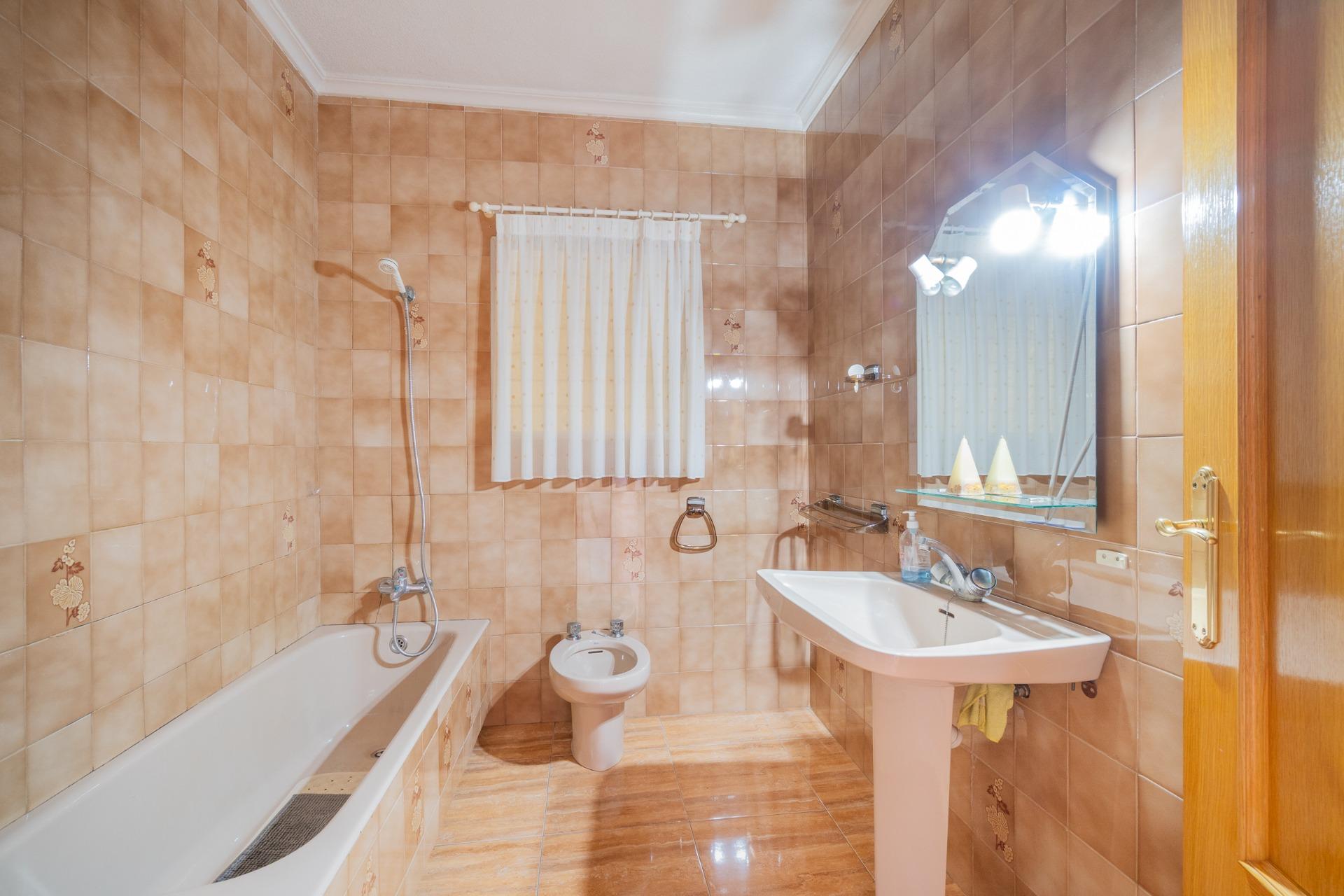For sale - 3 Bedroom 2 Bathroom Villa in San Miguel de Salinas - Torremendo  - Alicante