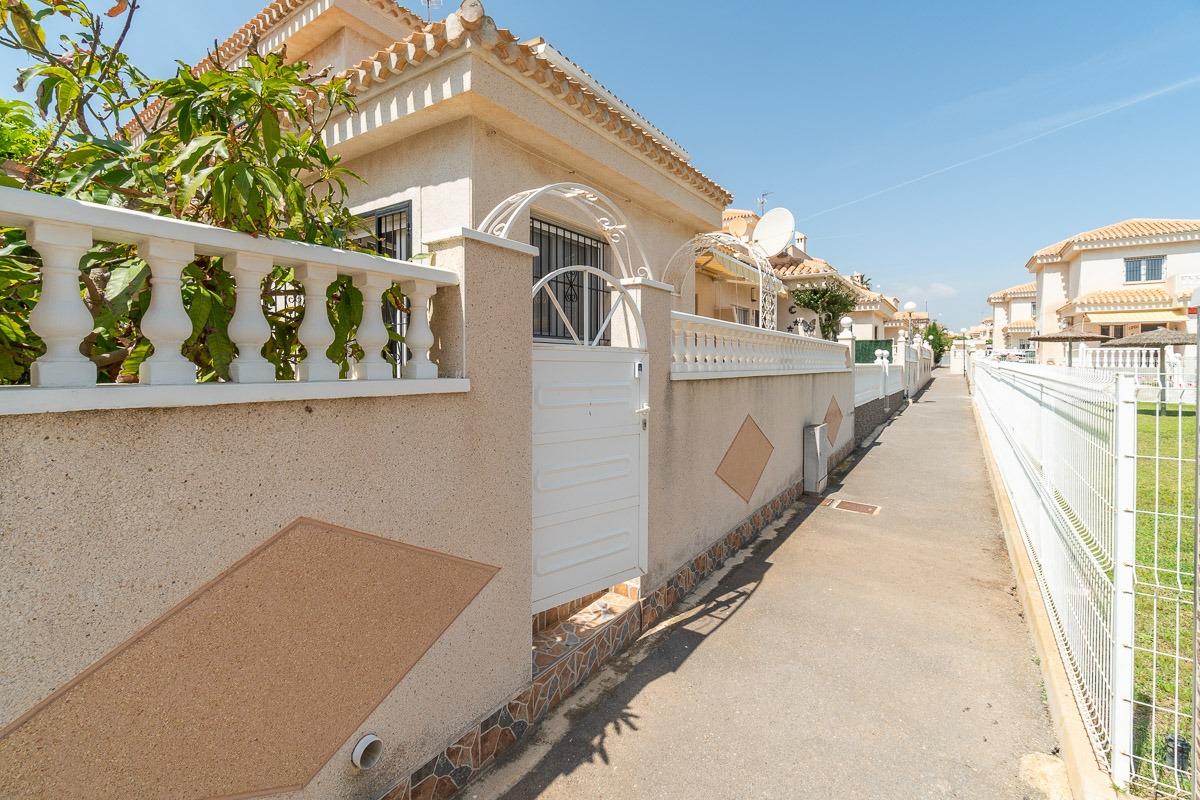 For sale - 2 Bedroom 2 Bathroom Town house in Playa Flamenca  - Playa Flamenca  - Alicante
