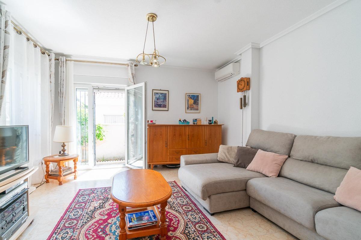 For sale - 2 Bedroom 2 Bathroom Town house in Playa Flamenca  - Playa Flamenca  - Alicante