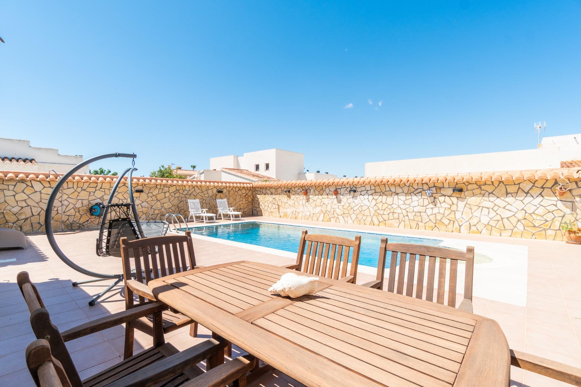 For sale - 4 Bedroom 5 Bathroom Villa in Torrevieja - Torreta florida  - Alicante