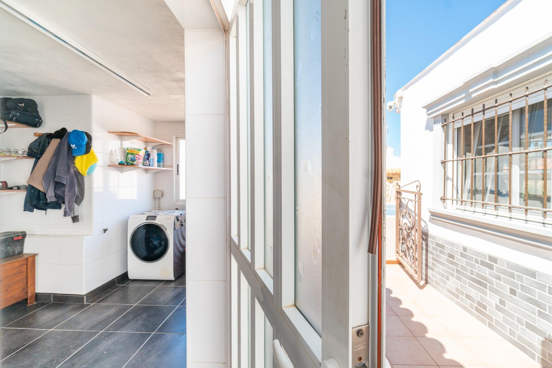 For sale - 4 Bedroom 5 Bathroom Villa in Torrevieja - Torreta florida  - Alicante
