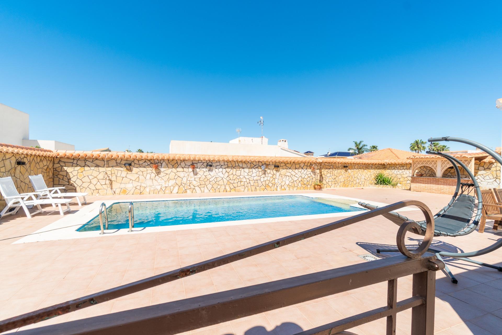 For sale - 4 Bedroom 5 Bathroom Villa in Torrevieja - Torreta florida  - Alicante