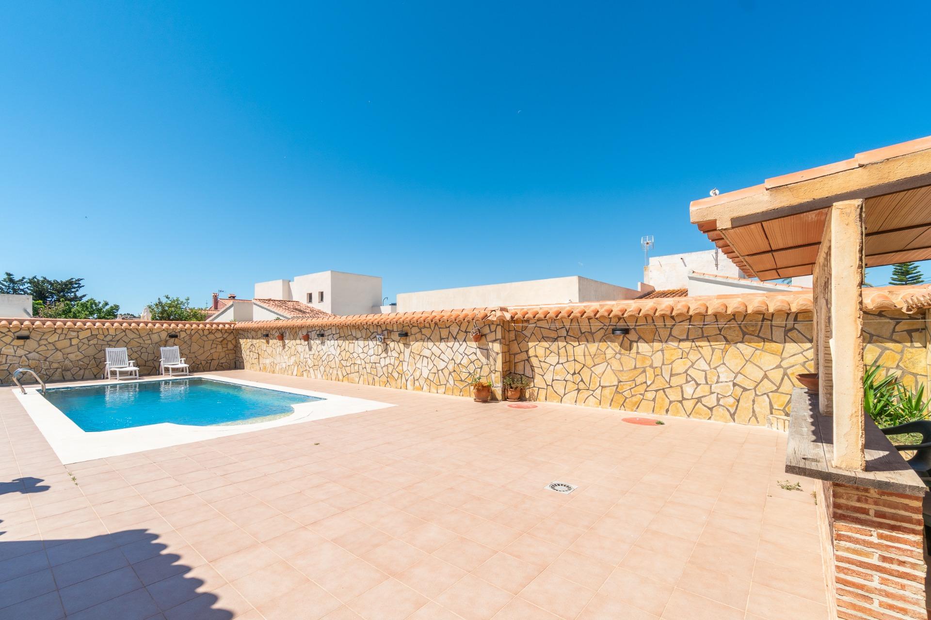For sale - 4 Bedroom 5 Bathroom Villa in Torrevieja - Torreta florida  - Alicante