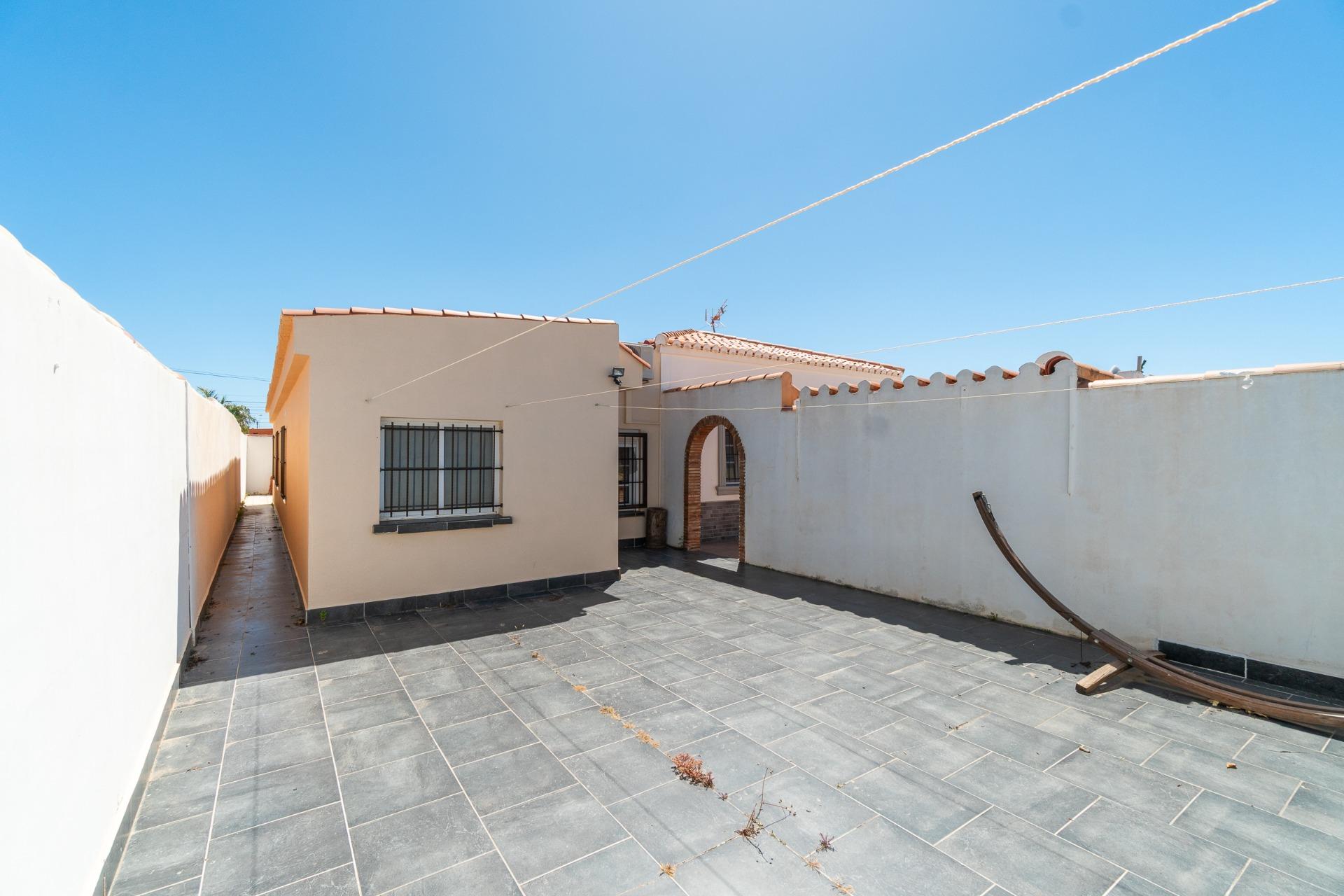 For sale - 4 Bedroom 5 Bathroom Villa in Torrevieja - Torreta florida  - Alicante