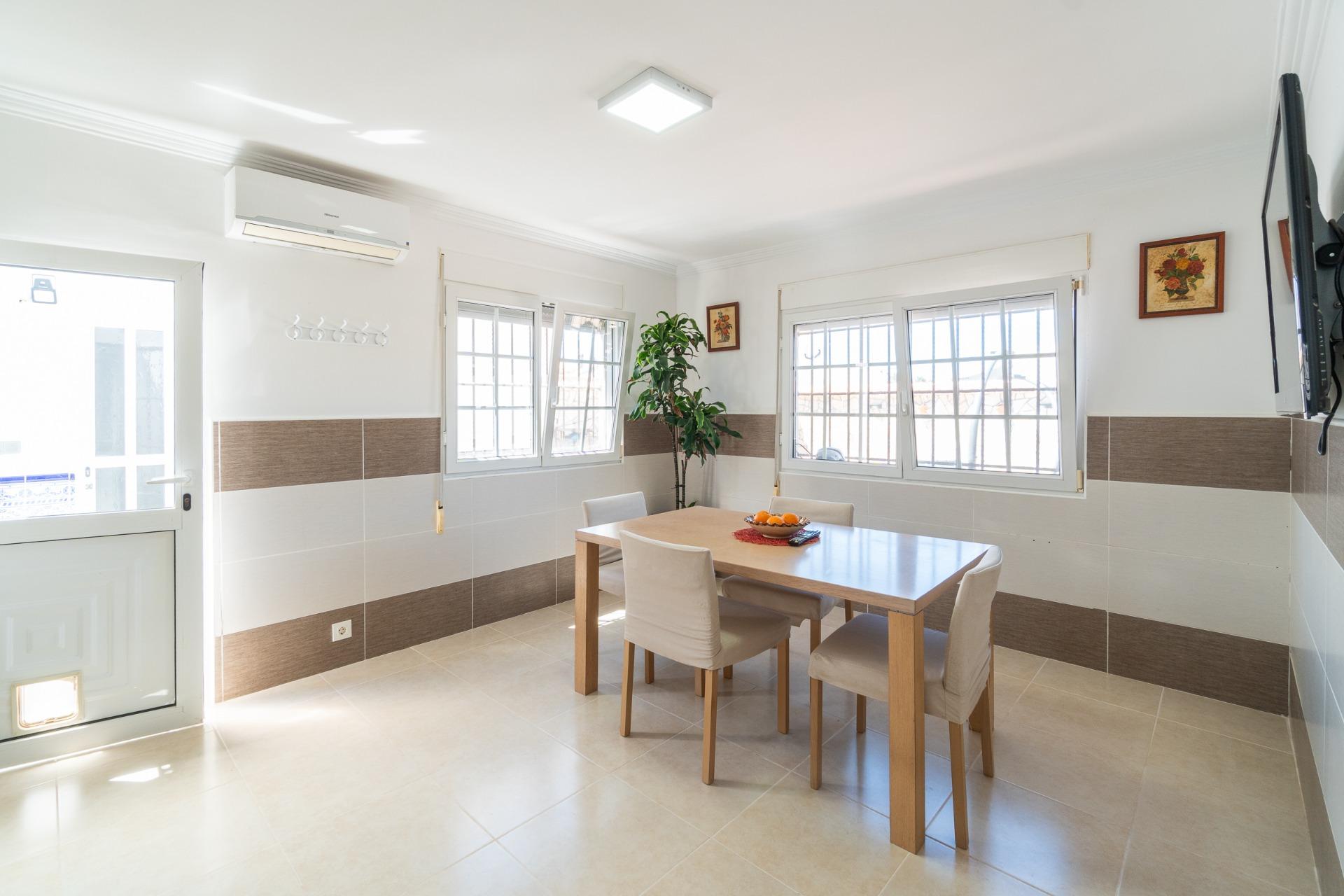 For sale - 4 Bedroom 5 Bathroom Villa in Torrevieja - Torreta florida  - Alicante