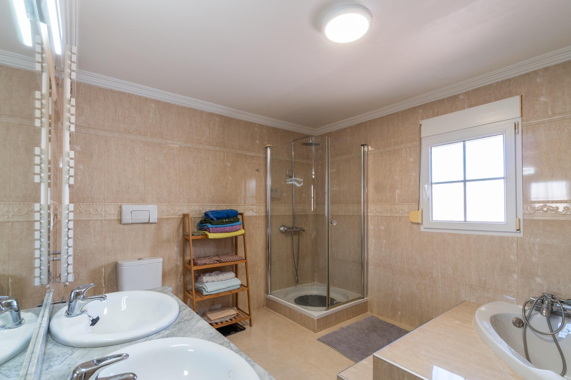 For sale - 4 Bedroom 5 Bathroom Villa in Torrevieja - Torreta florida  - Alicante