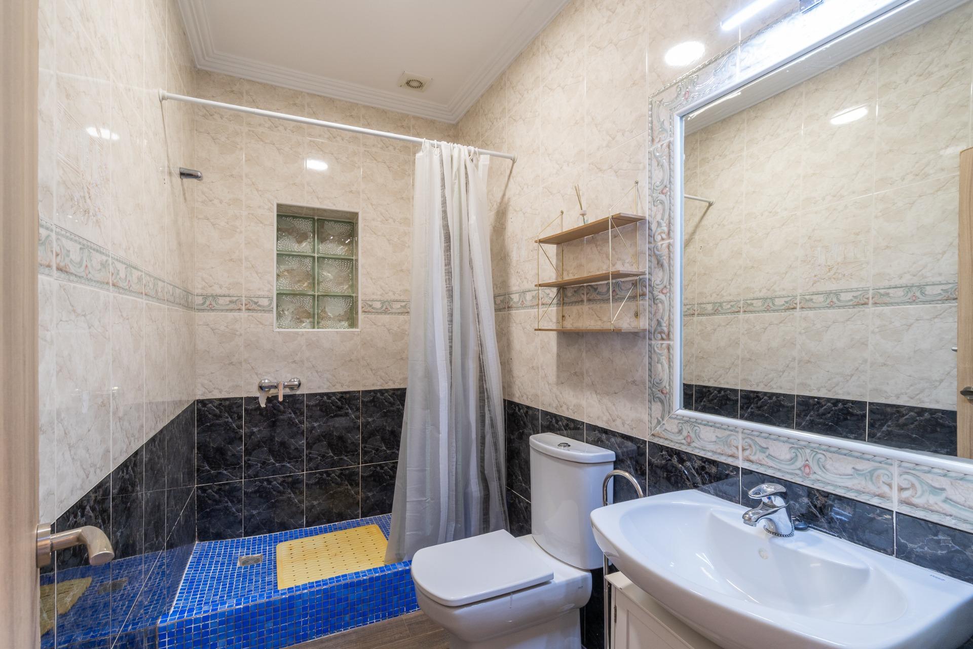 For sale - 4 Bedroom 5 Bathroom Villa in Torrevieja - Torreta florida  - Alicante