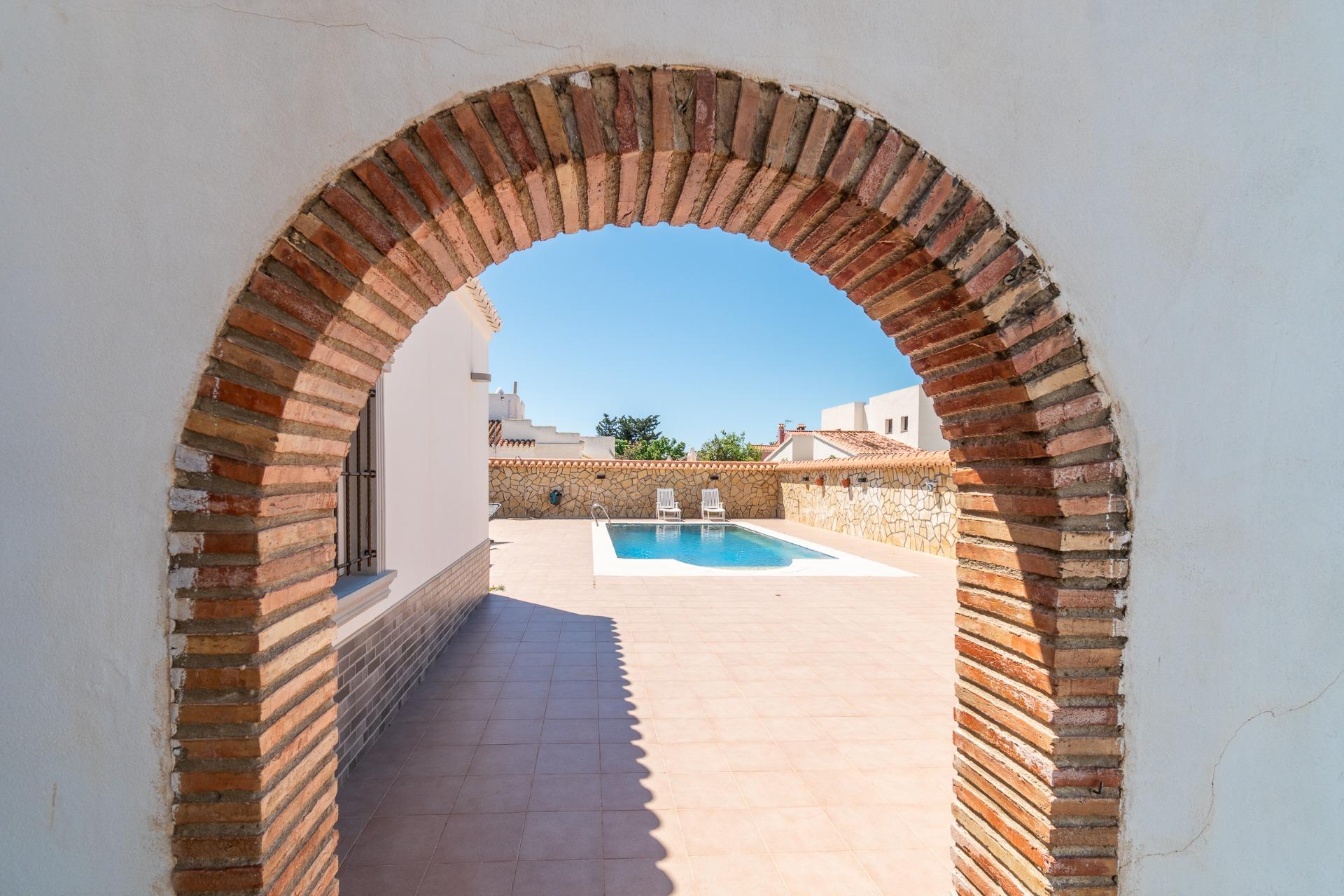 For sale - 4 Bedroom 5 Bathroom Villa in Torrevieja - Torreta florida  - Alicante