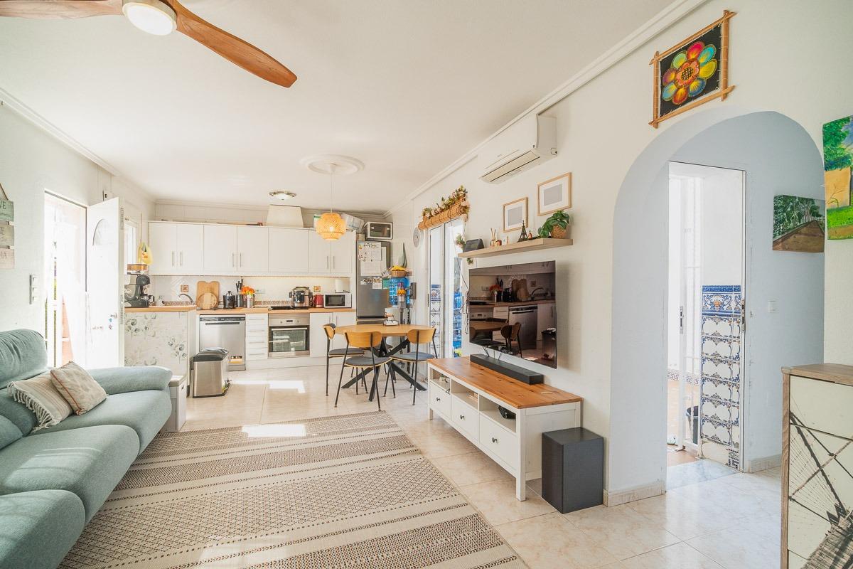 For sale - 3 Bedroom 1 Bathroom Semi in Playa Flamenca - Punta Prima  - Alicante