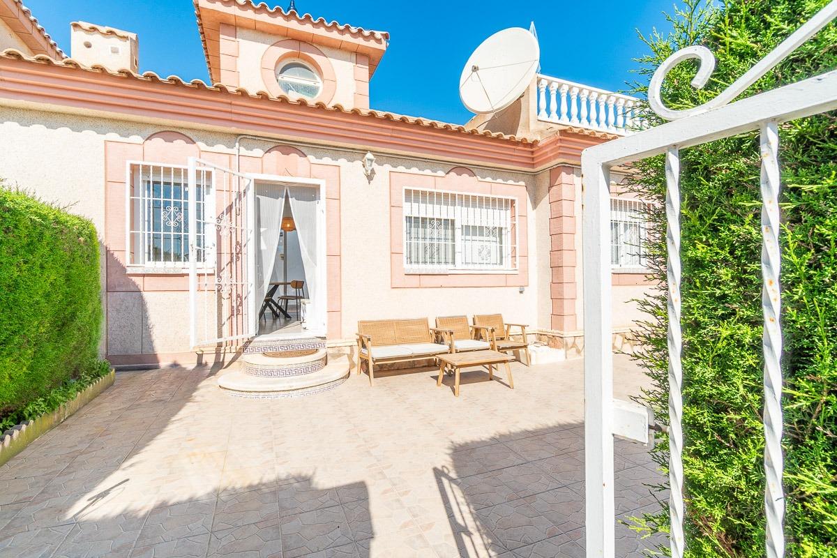 For sale - 3 Bedroom 1 Bathroom Semi in Playa Flamenca - Punta Prima  - Alicante