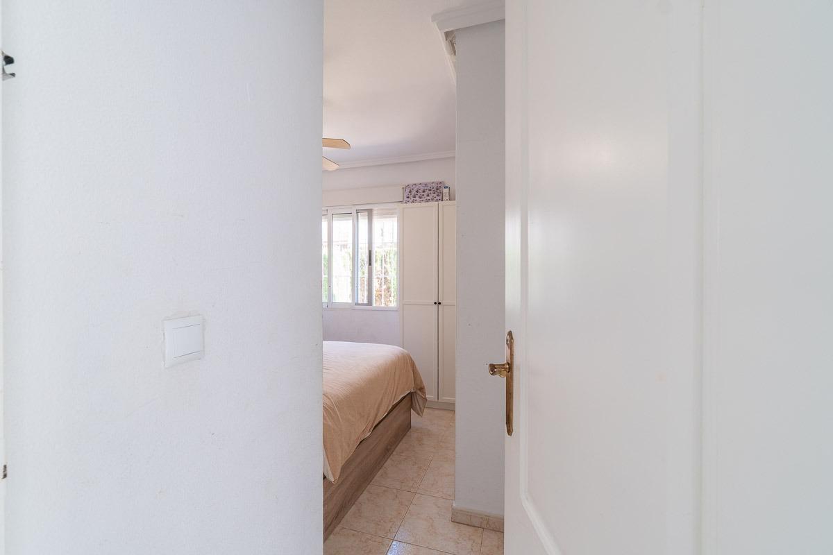 For sale - 3 Bedroom 1 Bathroom Villa in Playa Flamenca -  - Alicante