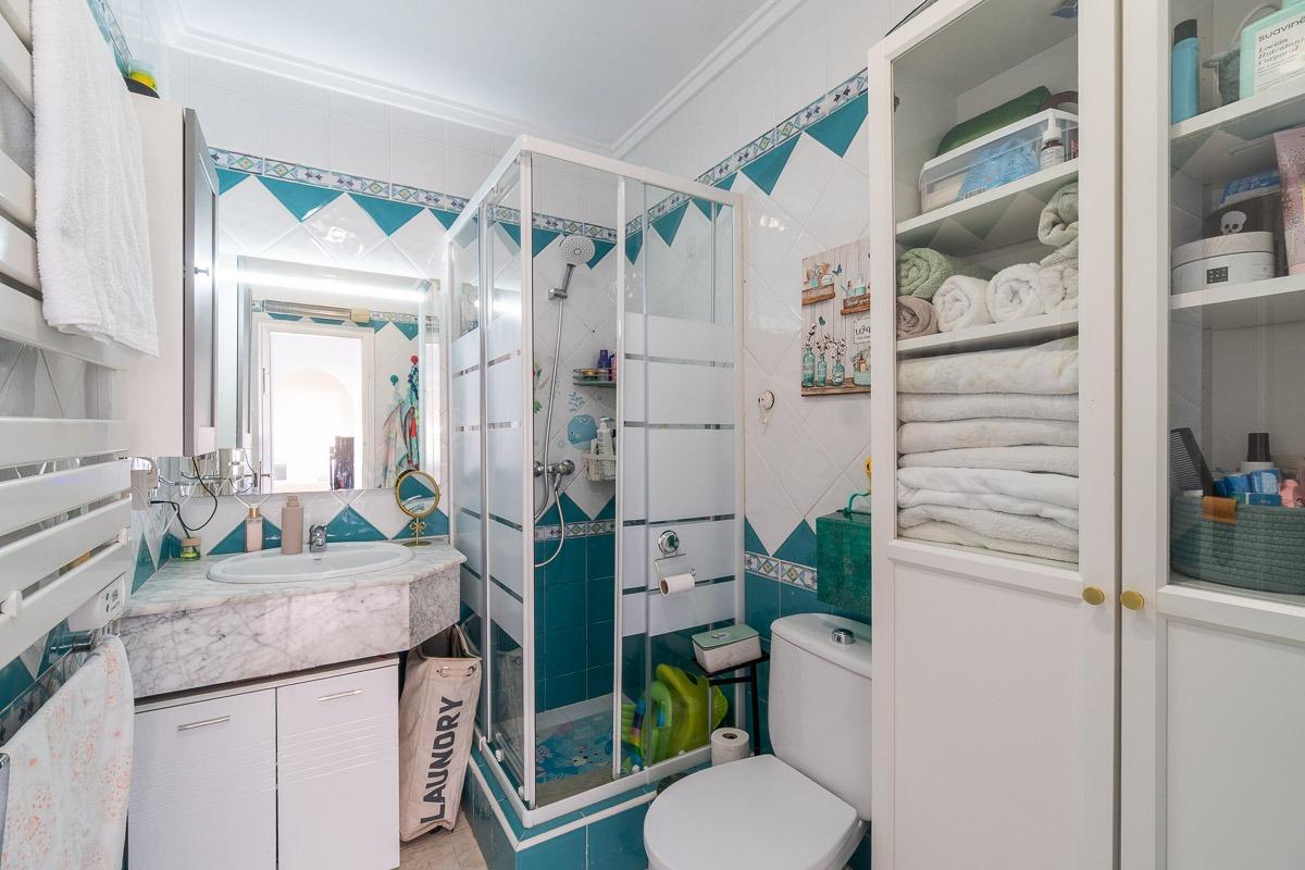 For sale - 3 Bedroom 1 Bathroom Villa in Playa Flamenca -  - Alicante